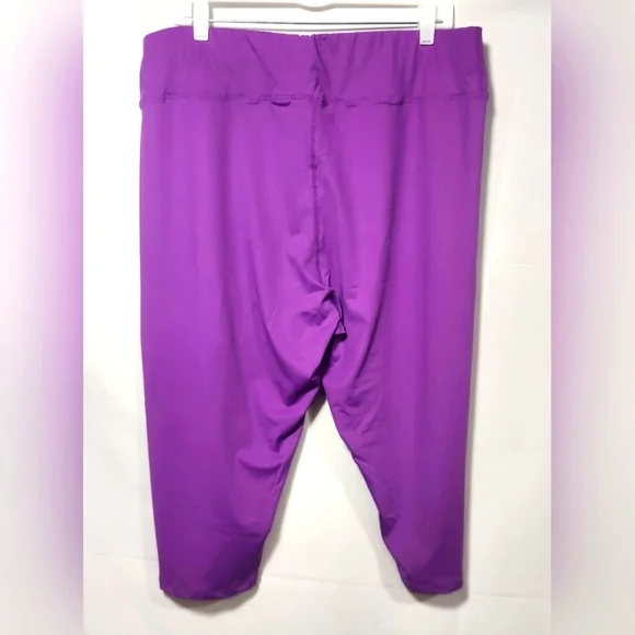 ⚡️🛍 4/$20 🛍 Shein Curve Rich Purple Cropped Leggings-Size 4XL- NWOT - Picture 2 of 7